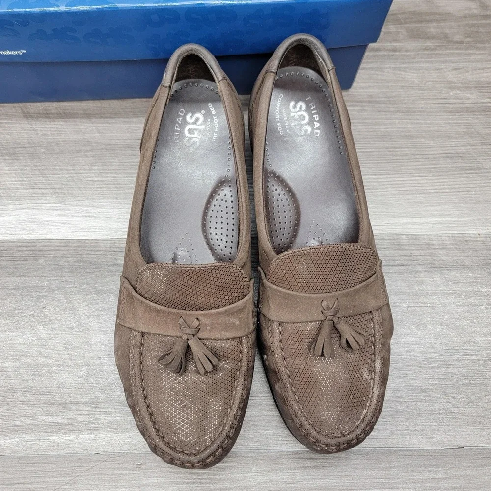 SAS Taylor Shoes Womens Size 9 W Brown Turf Loafer Tassel Tripad Comfort